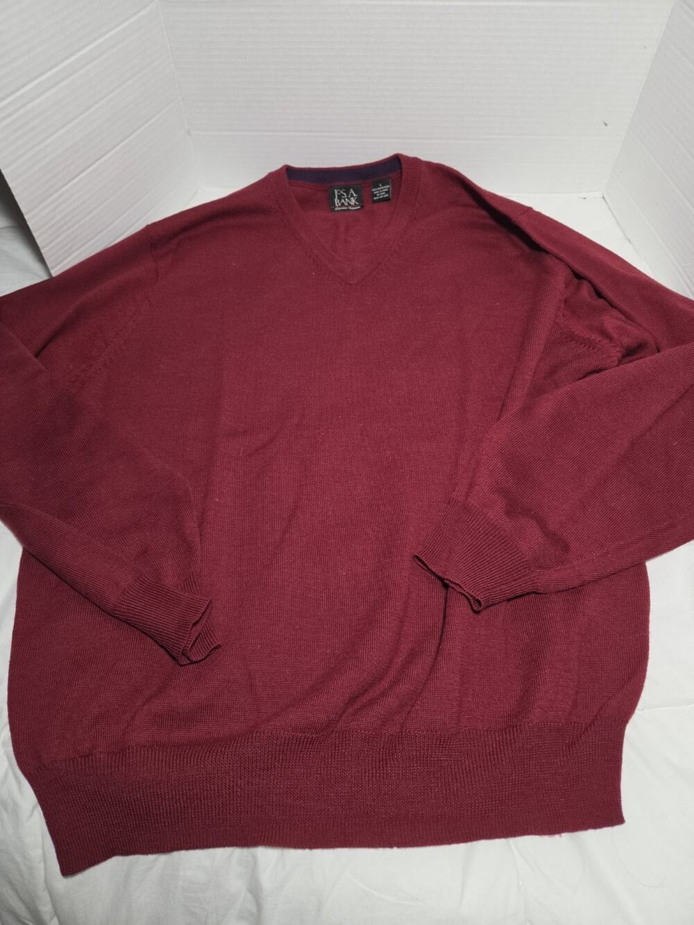 Jos.A.Bank Men's V-Neck 100% Merino Wool Sweater L Dark Cranberry Holiday Festiv